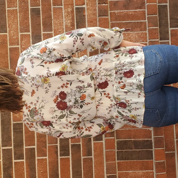 Bohemian Flowy Floral top - medium - Picture 3 of 9